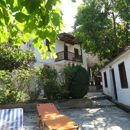 Trianda Filia & Courtyard * Agios Lavrentios